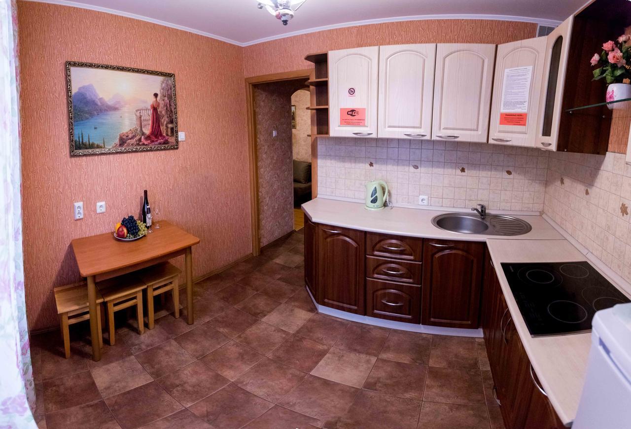 Apartment On Permyakova 76 Тюмен Екстериор снимка